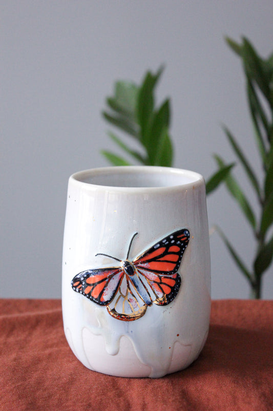 Monarch Butterfly Thumb Cup - 14oz