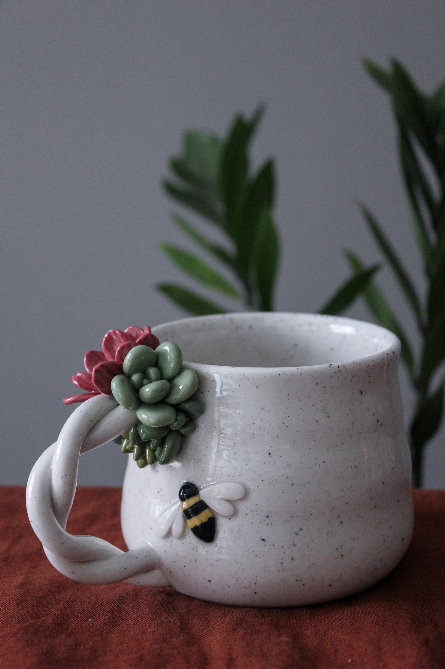 Floral/Succulent Mug 🐝 - 18 oz