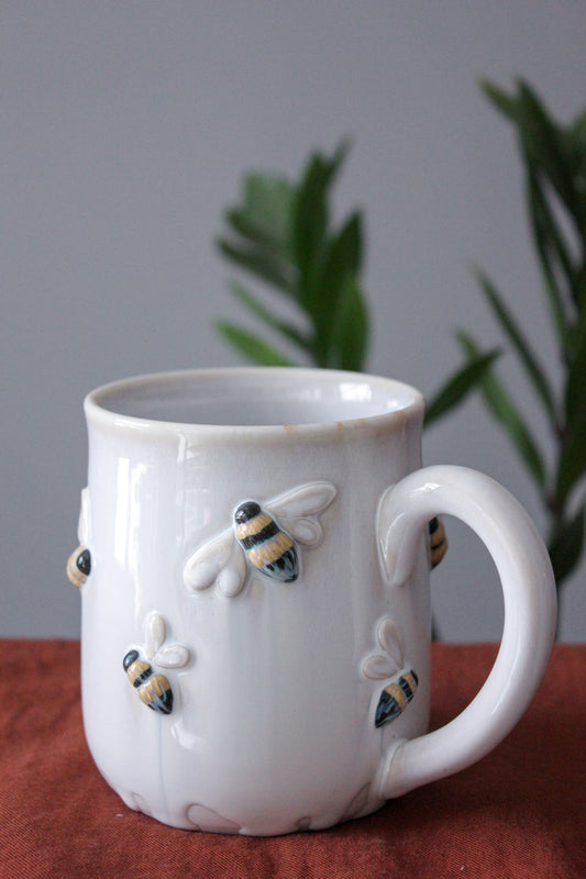 Bumblebee Mug 🐝 - 16oz