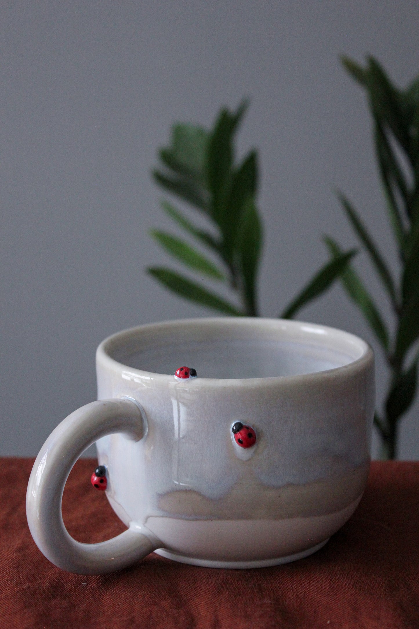 Latte Mug 🐞 - 14oz